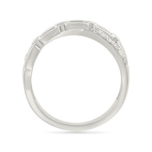 Sparkling Linked Diamond Ring