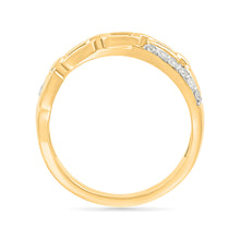 Sparkling Linked Diamond Ring