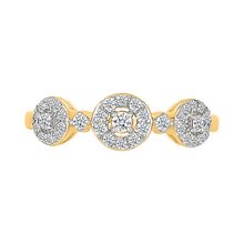 Graceful Gold & Diamond Ring