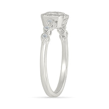 Majestic Glittering Gold & Diamond Ring