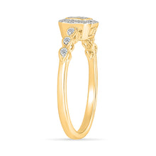 Majestic Glittering Gold & Diamond Ring