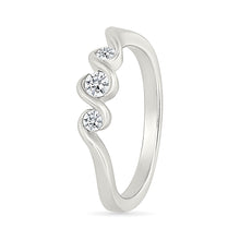 Curving of Sparkle Diamond Ring