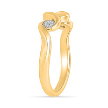 Wavy Three-Stone Ring