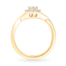 Twisted Shimmering Gold & Diamond Ring