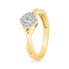 Twisted Shimmering Gold & Diamond Ring
